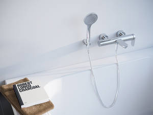 Für Wanne und Dusche stehen Aufputz- und Unterputzvarianten zur Verfügung. Die Marke KWC gibt es seit 1874, zu Beginn wurden in Unterkulm/AG Musikspieldosen gefertigt. Seit 2013 gehört KWC zur Franke Gruppe und ist eine Marke der Franke Water Systems AG. KWC.