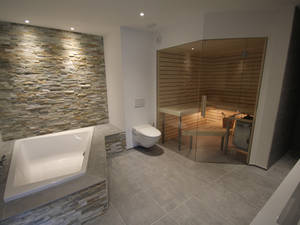 Die Wagner Saunabau Holzbau AG realisiert individuelle Saunakabinen und -bäder und bietet dabei vom Einbau bis zum Zubehör einen Komplett-Service. Wagner Saunabau.