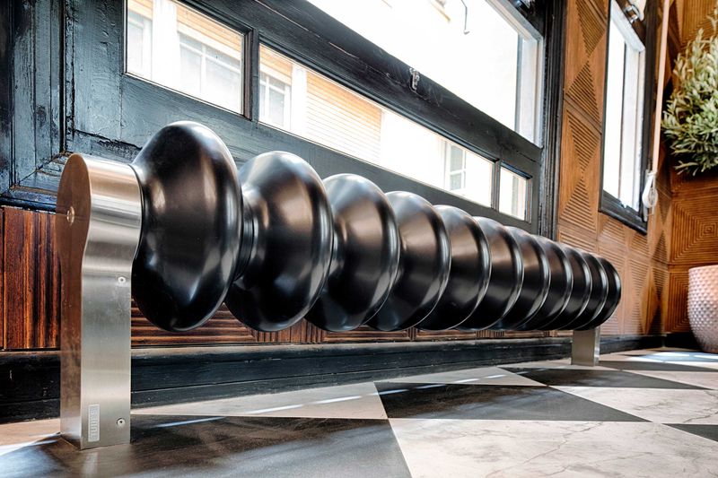 Der ikonische Heizkörper «Milano/horizontal» von Tubes fügt sich in das Trendkonzept bei der Ausstellung Casa Decor.