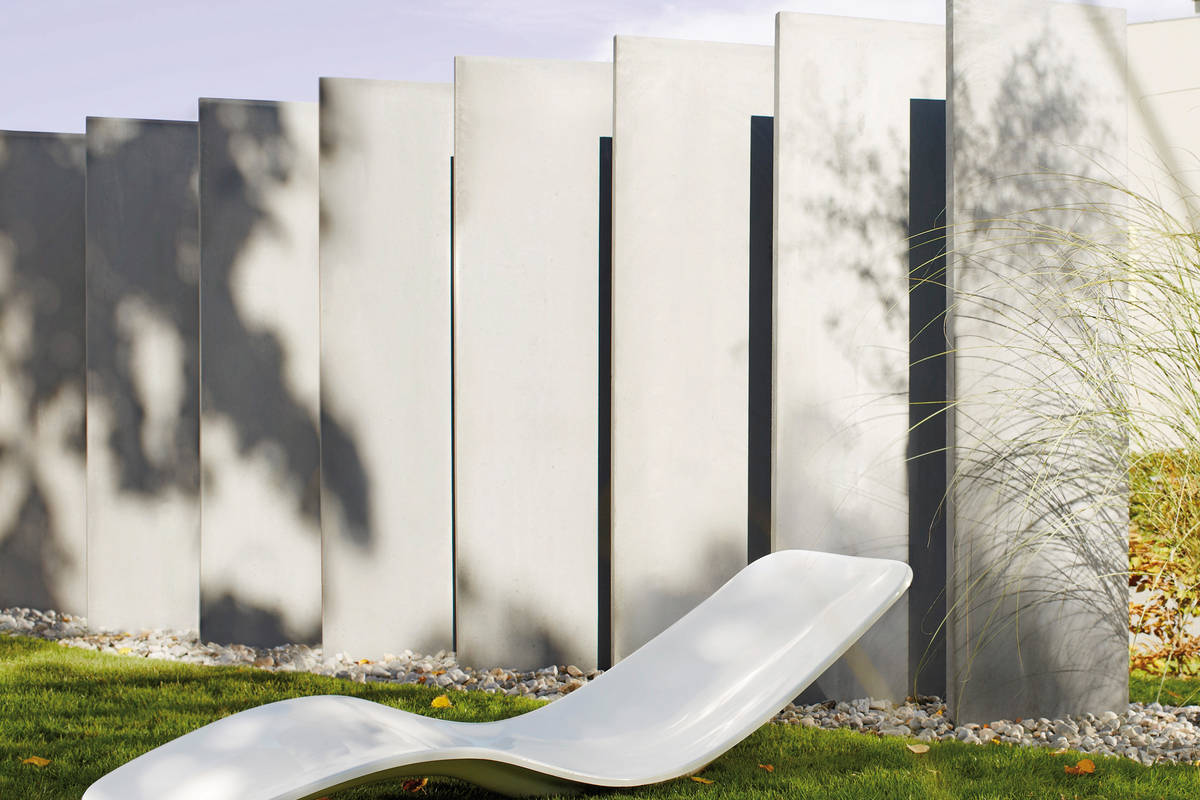 Je nach Stellwinkel bieten die Betonteile mehr oder weniger Sichtschutz. Creabeton.