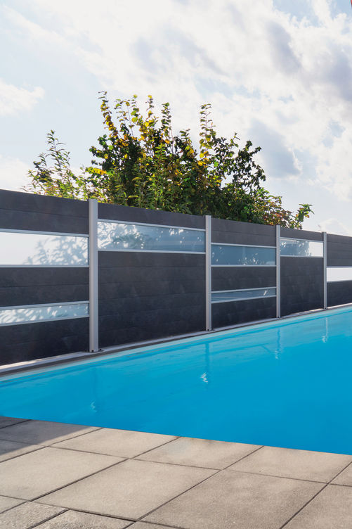 Blickdicht oder nicht? Die Schweizer Manufaktur kann problemlos auf spezielle Wünsche eingehen. Siwa.