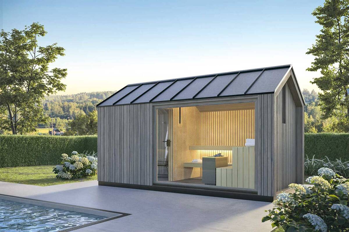 Das freistehende Saunahaus «Fjord» passt sich dank minimalistischem Design gut in die Natur ein. Entworfen wurde der gemütliche Rückzugsort vom Designerduo Tarantik &amp; Egger. Küng Wellness AG.