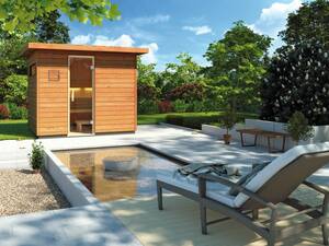 Schön schlicht: Die Aussensauna «Velito» fügt sich dezent in jedes Ambiente ein. Sie ist in sechs verschiedenen Grössen und mehreren Holzvarianten erhältlich. Ein Panoramafenster (optional) gibt die Sicht auf den Garten frei. Weitere Extras sind Vorraum, Infrarotsitz und LED-Beleuchtung. Röger/Klafs AG.