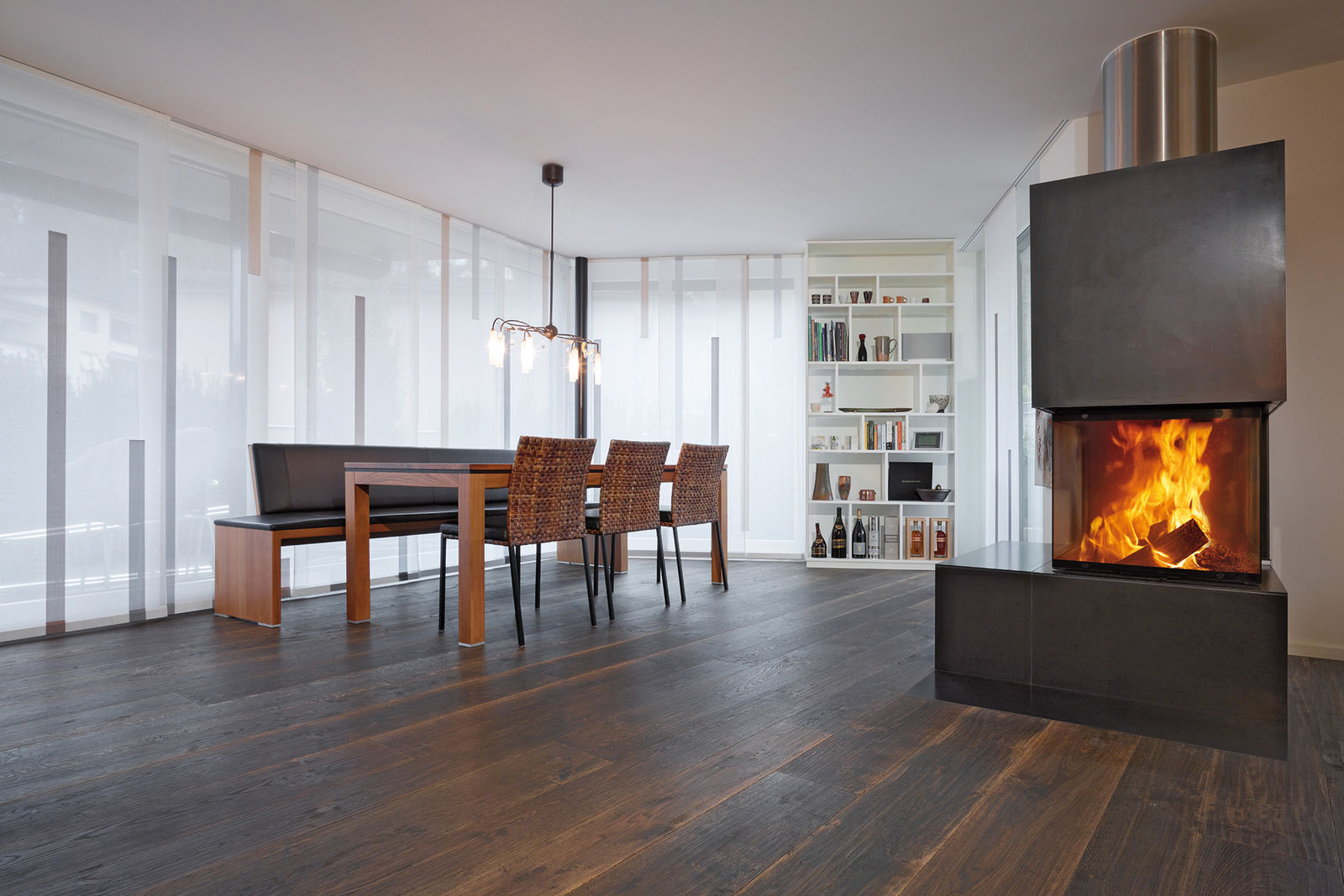 Im «Swissfloors» Parkettatelier werden ausschliesslich heimische Hölzer wie Eiche, Lärche, Arve, Tanne und wiederaufbereitetes Altholz verwendet. Belcolor.