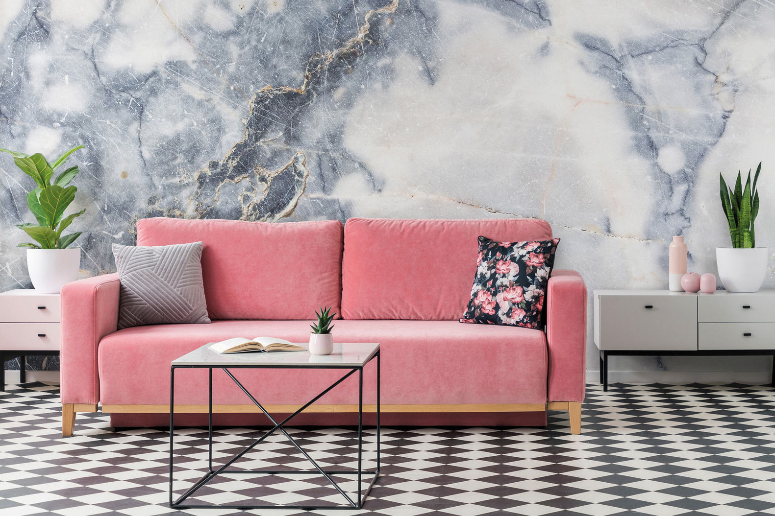 Die moderne Wandgestaltung ist nicht bloss floral und lieblich: Das Marmor-Muster ist für alle, die es plakativer mögen. Wallsauce.