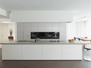 Individuell gefertigte Küchen können jederzeit neuen Bedürfnissen und Lebenssituationen angepasst werden. Alpnach Küchen.