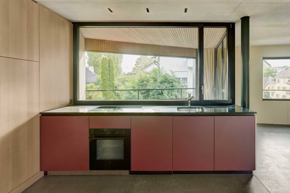 Die Linie «Strato» bietet Anti-Fingerprint-Technologie für höchste Ansprüche: robuste, hygienische und pflegeleichtes HPL mit einer soften Haptik und geringer Lichtreflexion. Argolite AG.