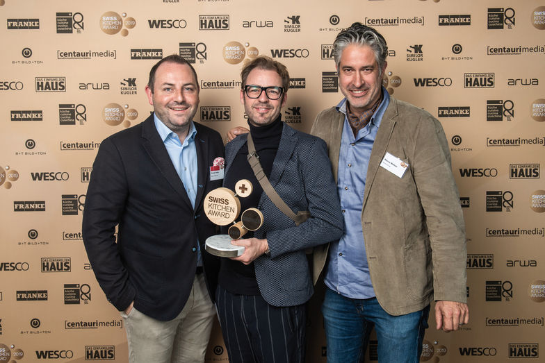V.l.n.r. Daniel Hofer (Stöcklin Möbel), Thomas Bucher (Bucher Architekten), Marco Walser (f & f Küchen).