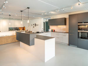 Eine selbstreinigende Küche? Fast. Die Fronten der «Bellino touch» sind gegen Fingerabdrücke resistent. Erhältlich in sechs Farben. Veriset.