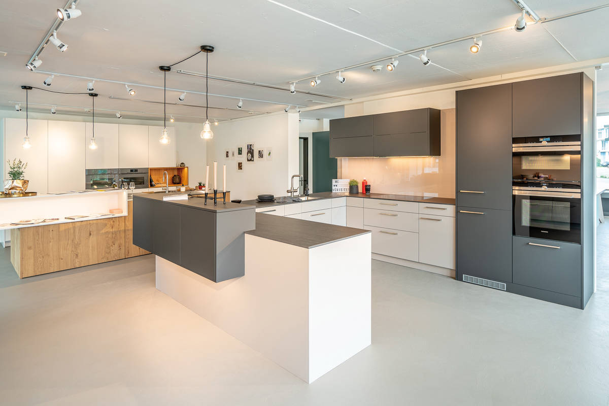 Eine selbstreinigende Küche? Fast. Die Fronten der «Bellino touch» sind gegen Fingerabdrücke resistent. Erhältlich in sechs Farben. Veriset.