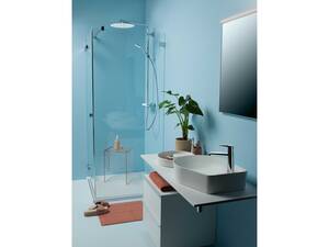 Die Sets der Showerstation «Vivid» umfassen je einen thermostatischen Duschenmischer, eine Regenbrause, eine kürzbare Duschengleitstange sowie eine Handbrause. Laufen.