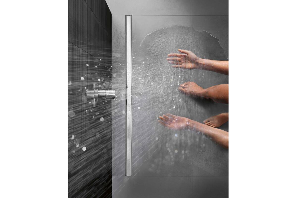 Durch die Platzierung der Duschrinne «CleanLine» am Rand der Dusche steht dem Duschvergnügen nichts mehr im Weg. So werden Optik, Funktion und Hygiene gelungen miteinander verbunden. Geberit.