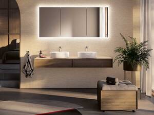 Inspiriert vom Lichtspiel der abendlichen Sonnenstrahlen, die sich im Walensee reflektieren: Der Spiegelschrank «Schneider Glow D2W» zeigt die bezaubernde Eleganz der 360-Grad-Leuchtkraft und weckt die Emotionen ganz besonderer Wohlfühlmomente. W. Schneider+Co AG