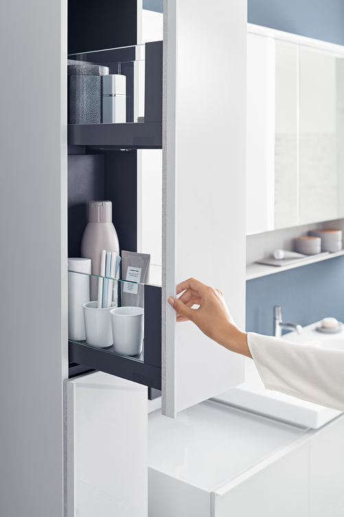 Die Hochschränke fogen dem Prinzip der Apothekerschränke.