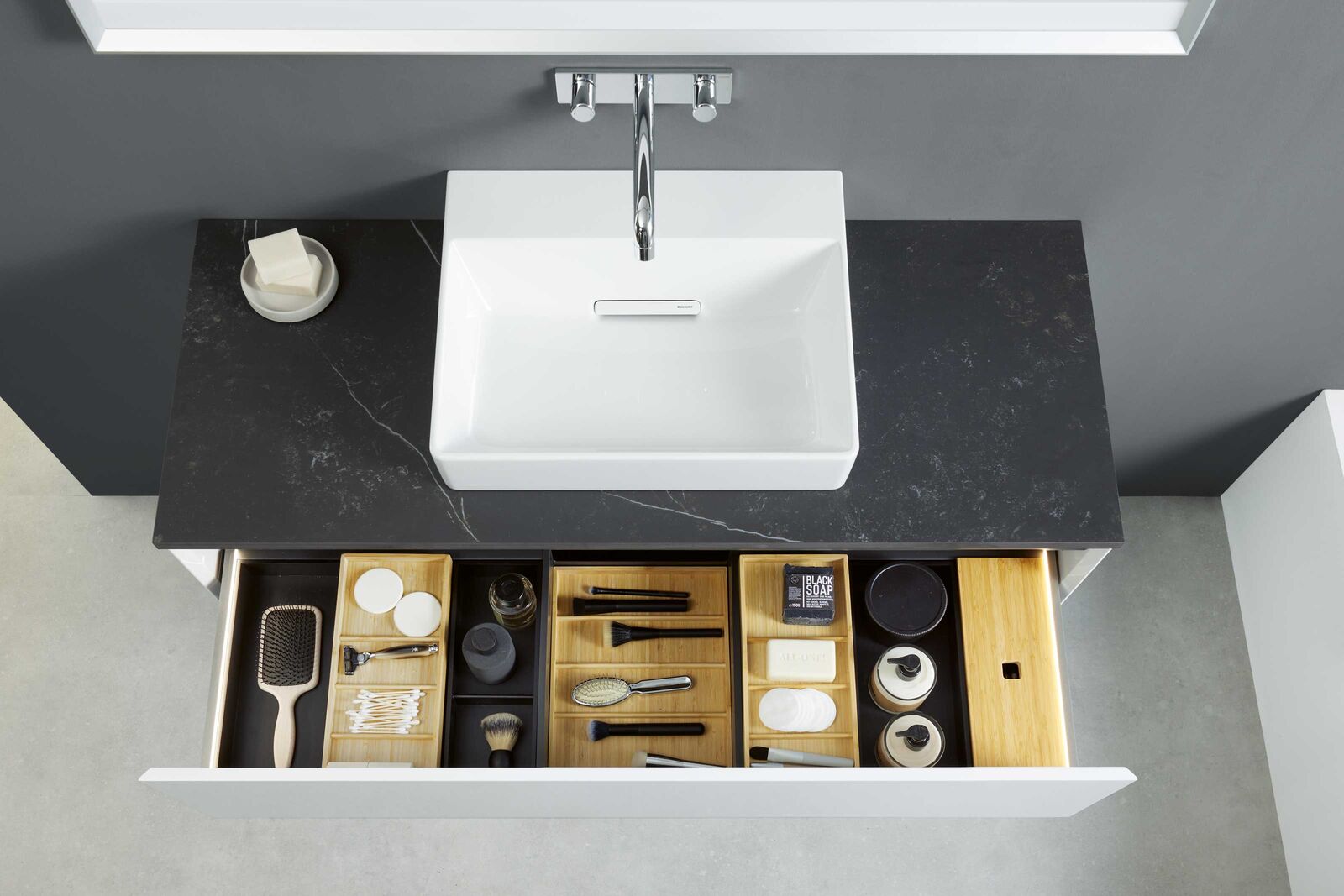 Das modulare Möbelkonzept eröffnet individuelle Gestaltungsmöglichkeiten für den Waschplatz.
