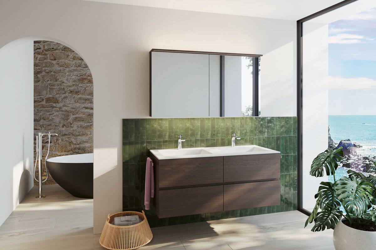 Das Waschtischelement wird mit einem Recycle-Anteil von 30 % hergestellt. Das Material der Spanplatten stammt zu 95 % aus recyceltem Holz. Somit wird für diese Platten ein Kreislauf geschlossen. «Vanity Zoe», Loosli AG.