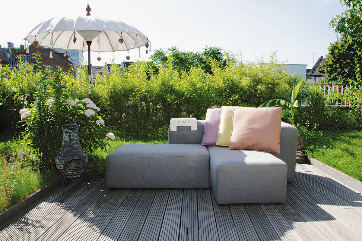 First Class zum Entspannen: Saunabauer Klafs bietet neu auch hochwertige Möbel für den Wellness- und Loungebereich an. Die Sonderedition entstand in Zusammenarbeit mit der Paderborner Möbelmanufaktur Ikono.