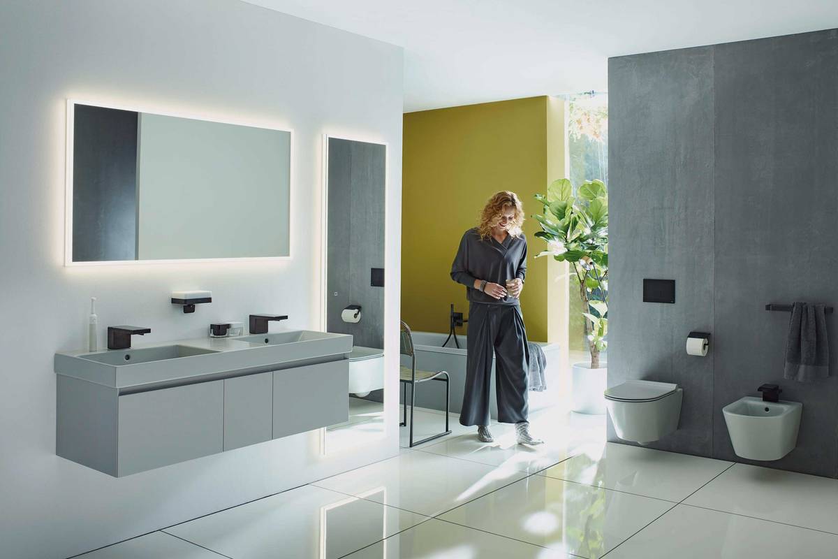 Der warme Grauton nennt sich stilvoll «cemento satinato», satinierter Beton. Es lassen sich perfekt die Waschtische der Serie «Catalano zero» und die Möbel «Alterna zero» kombinieren. Sanitas Troesch.