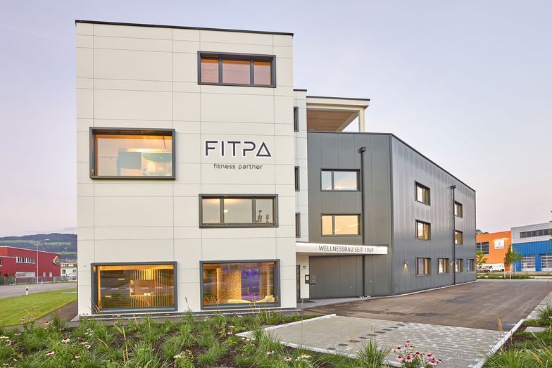Nahe der Autobahn in Heiden/AR bezog die Fitness.Partner AG den neuen Showroom «FITPA wellness.arena» 