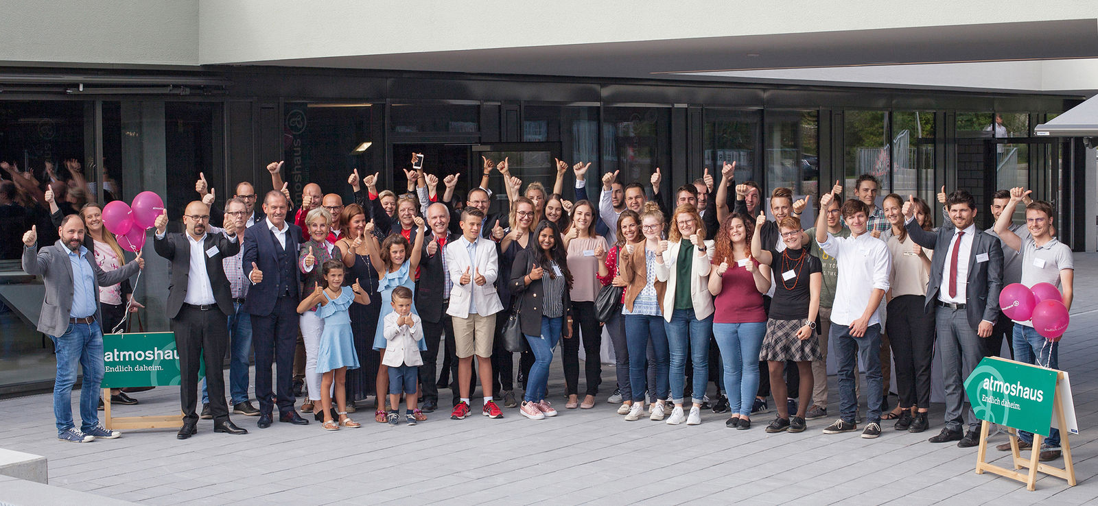 Der Generalunternehmer Atmoshaus blickt auf 25 Jahre zurück und feierte im Frühjahr 2019 mit allen Mitarbeitern das Jubiläumsfest.