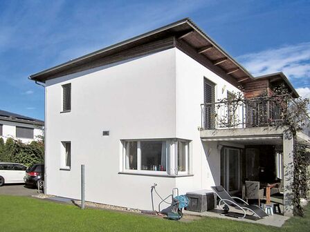 Vorher: Unter dem Pultdach, das entfernt wurde, liegen nur zwei Stockwerke.