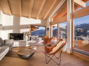 Natur pur, traditionell und elegant – mit Holzfenstern. Gaulhofer