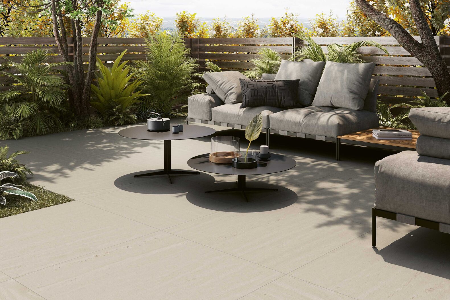 Schön natürlich: Die Feinsteinzeugkollektion «Madre Natura» ist von portugiesischem Kalkstein inspiriert. Für Böden und Wände im Innen- und Aussenbereich. Coem/Keravita AG, www.keravita.ch