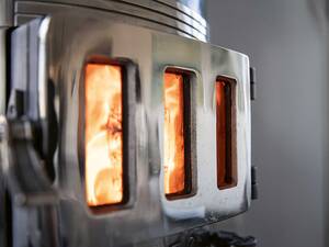 Aus Alt wird Neu ist das Motto der Perler Ofen GmbH. Das Unternehmen macht alte Cheminées wieder funktionstauglich und sicher. Perler Ofen.