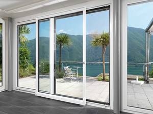 Die Parallel-Schiebetür «PS1» wird mit durchdachter Technik kinderleicht geöffnet und geschlossen. Renovationstauglich, 4b.