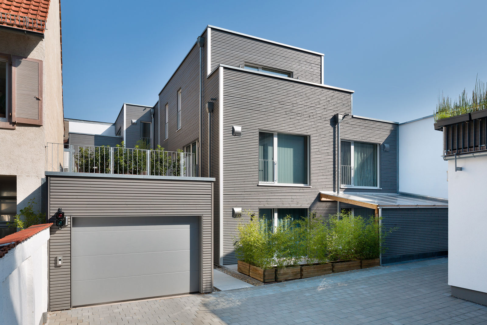 Optimal den Platz genutzt: Das ökologisch nachhaltige Haus wurde von Baufritz gebaut und bietet den Bewohnern eine hohe Lebensqualität.