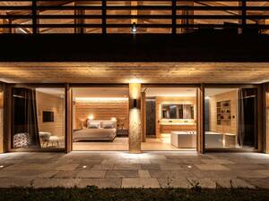 Die Eschbal-Gruppe entwickelt Fenstersysteme und produziert Systemkomponenten für Holz-/Metallfenster und Hebeschiebetüren. Über 100 regionale Fensterbauer betreuen jedes Projekt genau nach Bedarf. Eschbal AG.