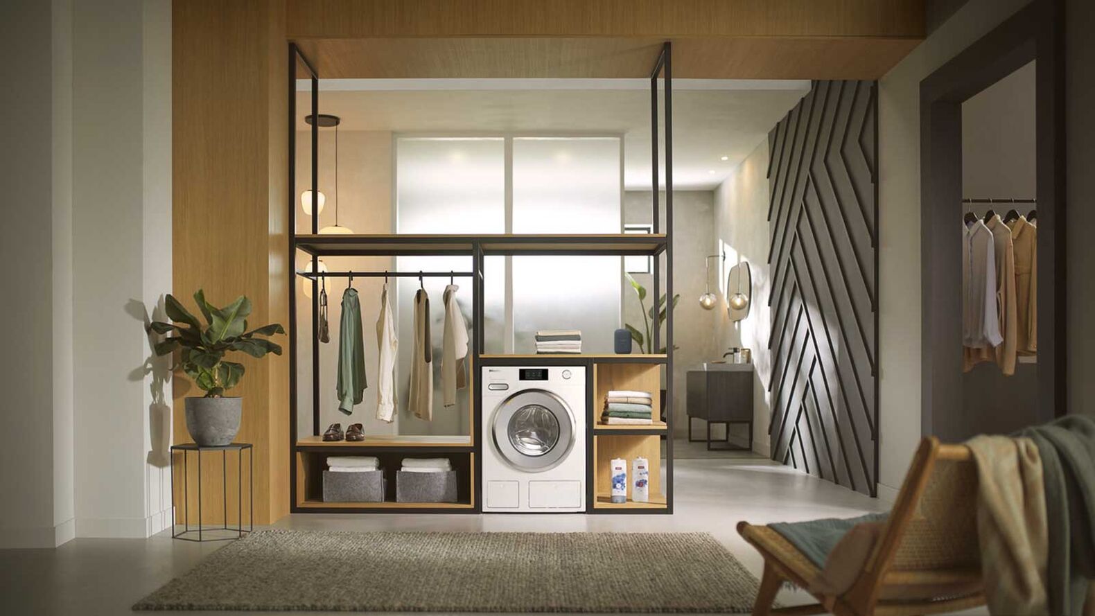 Die Waschmaschine «WWV 900-80 CH Lotosweiss» mit einer Beladungskapazität von 9 Kilogramm erleichtert das Waschen in vielerlei Hinsicht. «SteamCare» reduziert die Bügelzeit um bis zu 50 Prozent und frischt die Kleidung auf, während «TwinDos» die Waschmitteldosierung automatisiert. Das schnellste Programm sorgt in weniger als 50 Minuten für saubere Wäsche. Die Maschine mit der Energieeffizienzklasse A lässt sich bequem über ein Touchdisplay und die App «Miele@home» steuern. www.miele.ch