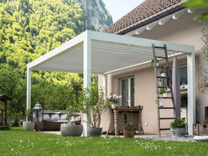 «S-Design home» Glasdächer und Lamellendächer können dank der Standardisierung von Massen und Farben zu einem vorteilhaften Preis angeboten werden. Qualitativ stehen sie den massgeschneiderten «S-Design» Produkten nur in wenig nach. Doch im Gegensatz zu den «S-Design» Sitzplatzüberdachungen sind «home» Produkte nur über den Konfigurator bestellbar. Ab sofort kann man damit seine persönliche Terrassenüberdachung konfigurieren (www.home.sdesign.ch). Thermogreen.