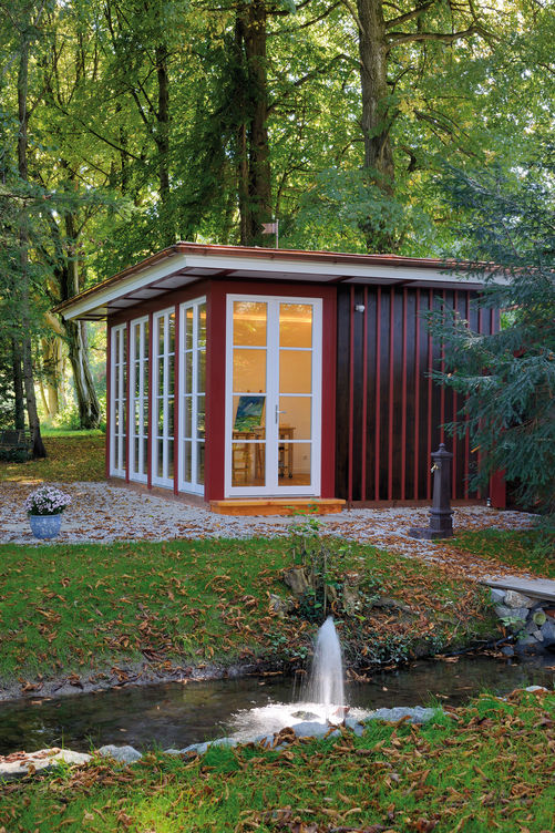 Kompromissloses Design und exklusive Möbel machen Gartenhaus zum Ressort für besondere Stunden. Wie der Weg dahin geht, erfährt man auf der Website unter «Ihr Weg zum Traumhaus». Hummel Blockhaus.