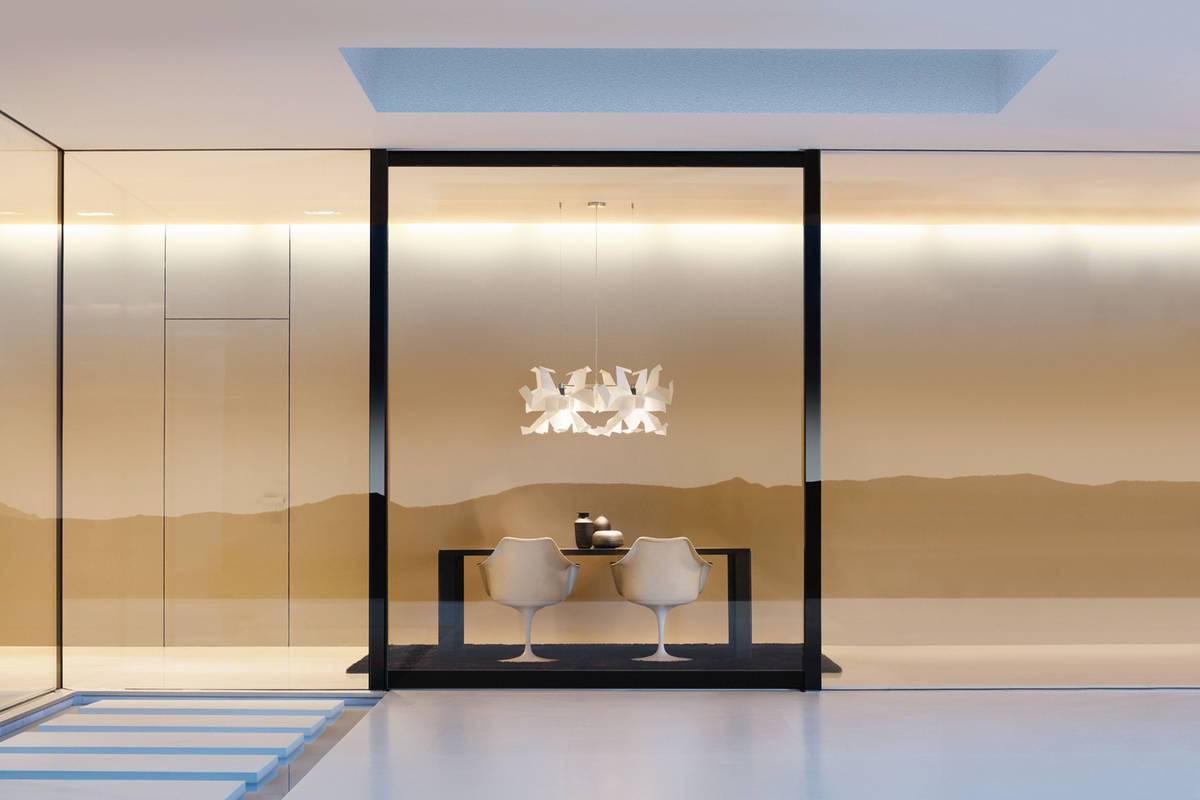 Für den schlanken Rahmen und die bündige Optik bekam die Hebeschiebetür «Fix Frame» den Red Dot für gutes Produktdesign. Josko.