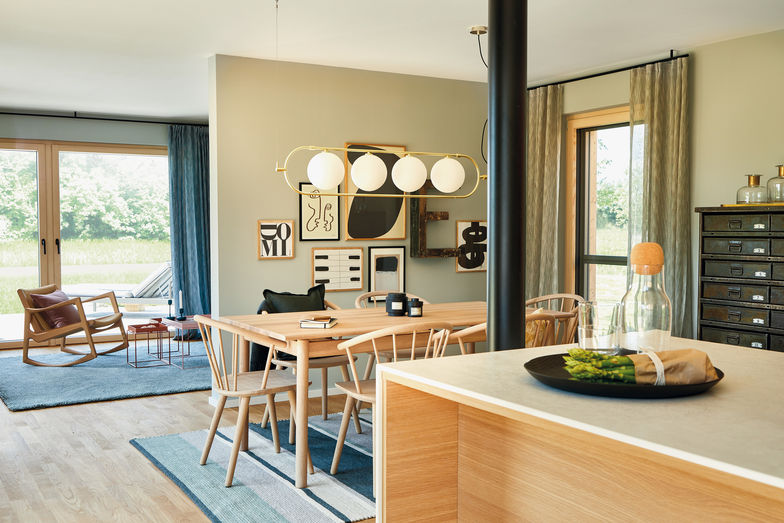 Das Interieur macht einen heiteren, aufgeräumten Eindruck.