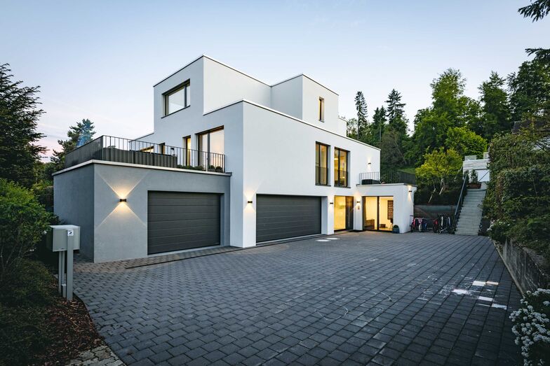 Eine Garage mit drei Stellplätzen war der Familie wichtig.