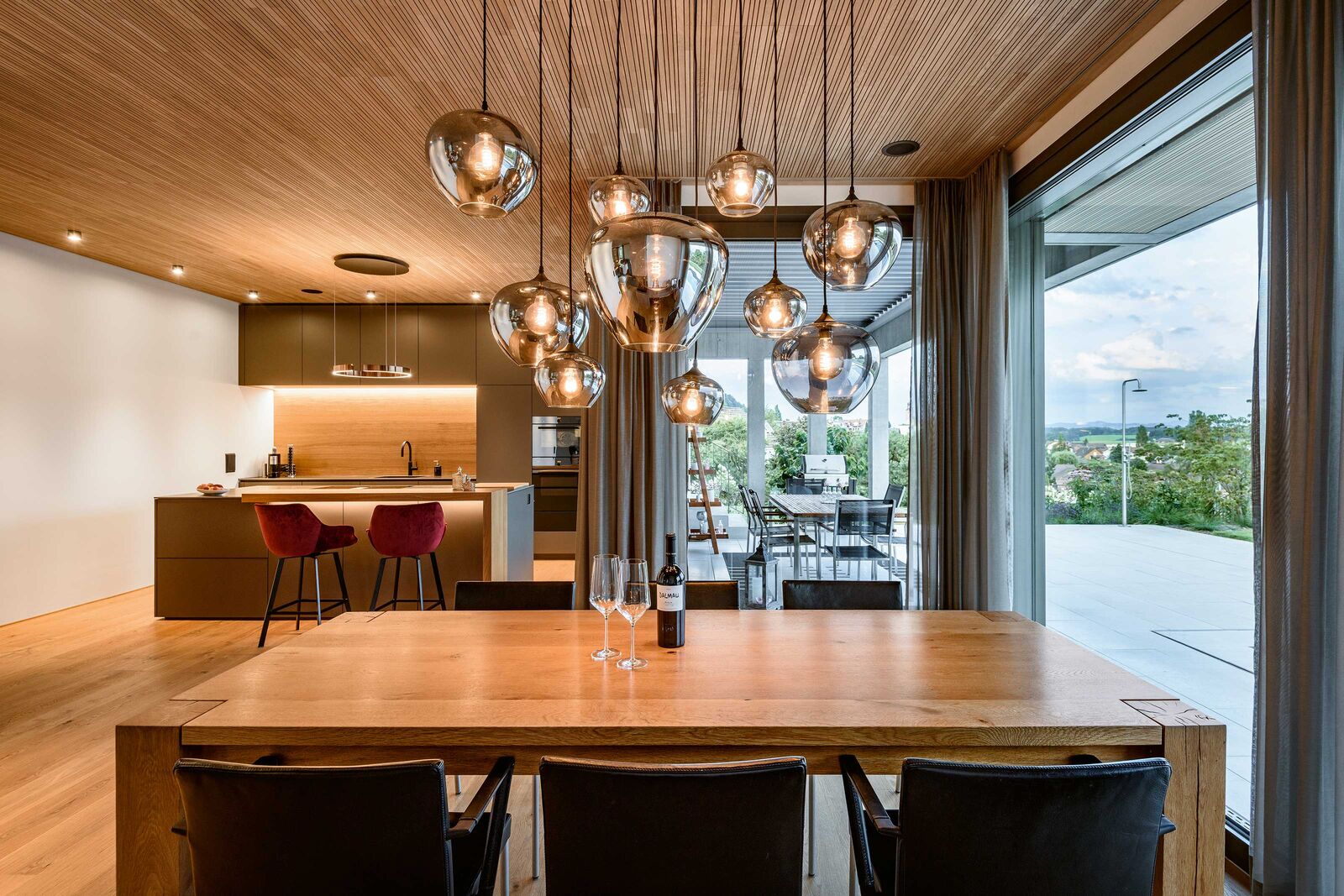 Die leicht versetzte Anordnung ergibt eine fliessende Zonierung.