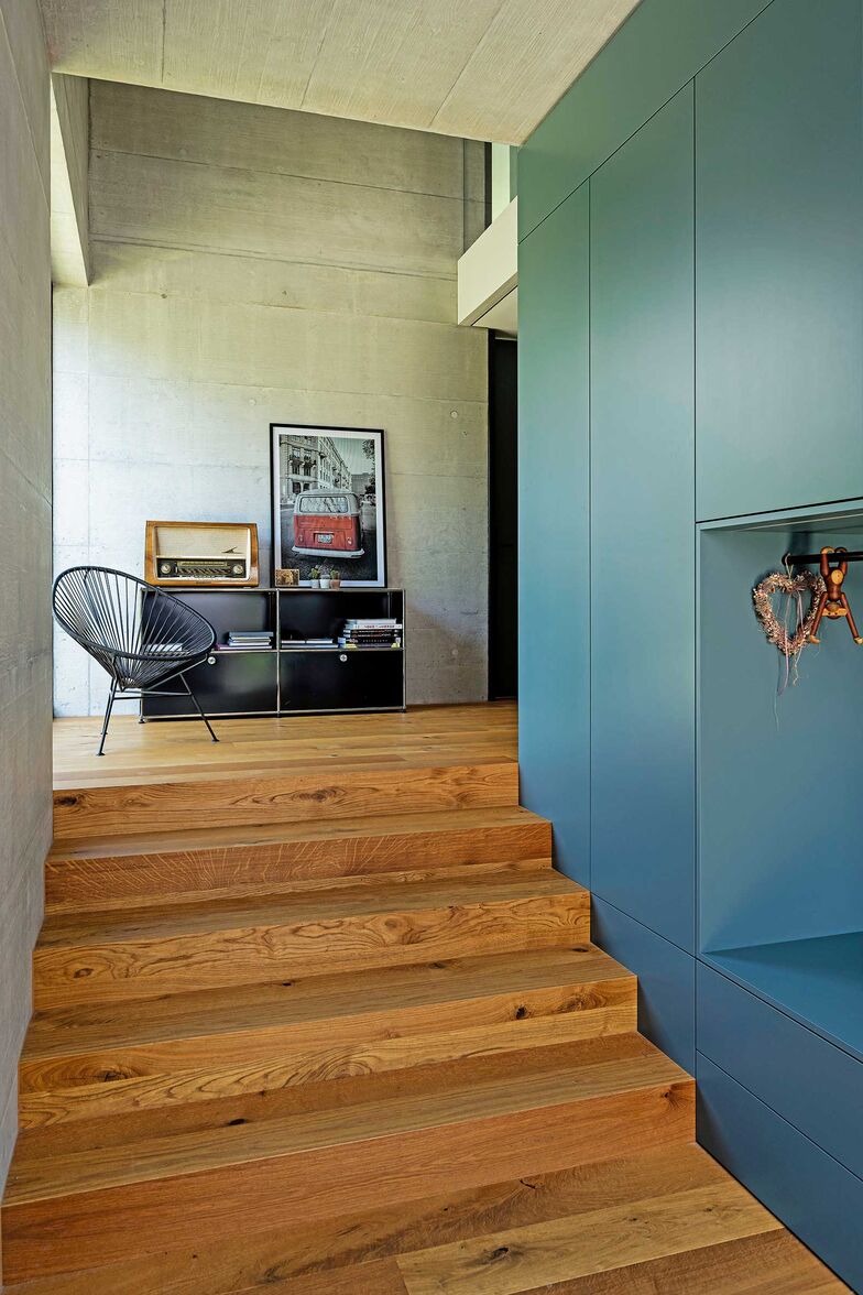 Inspiriert vom Japanischen Konzept: Der Genkan dient als ­Übergangsbereich zwischen Innen und Aussen.