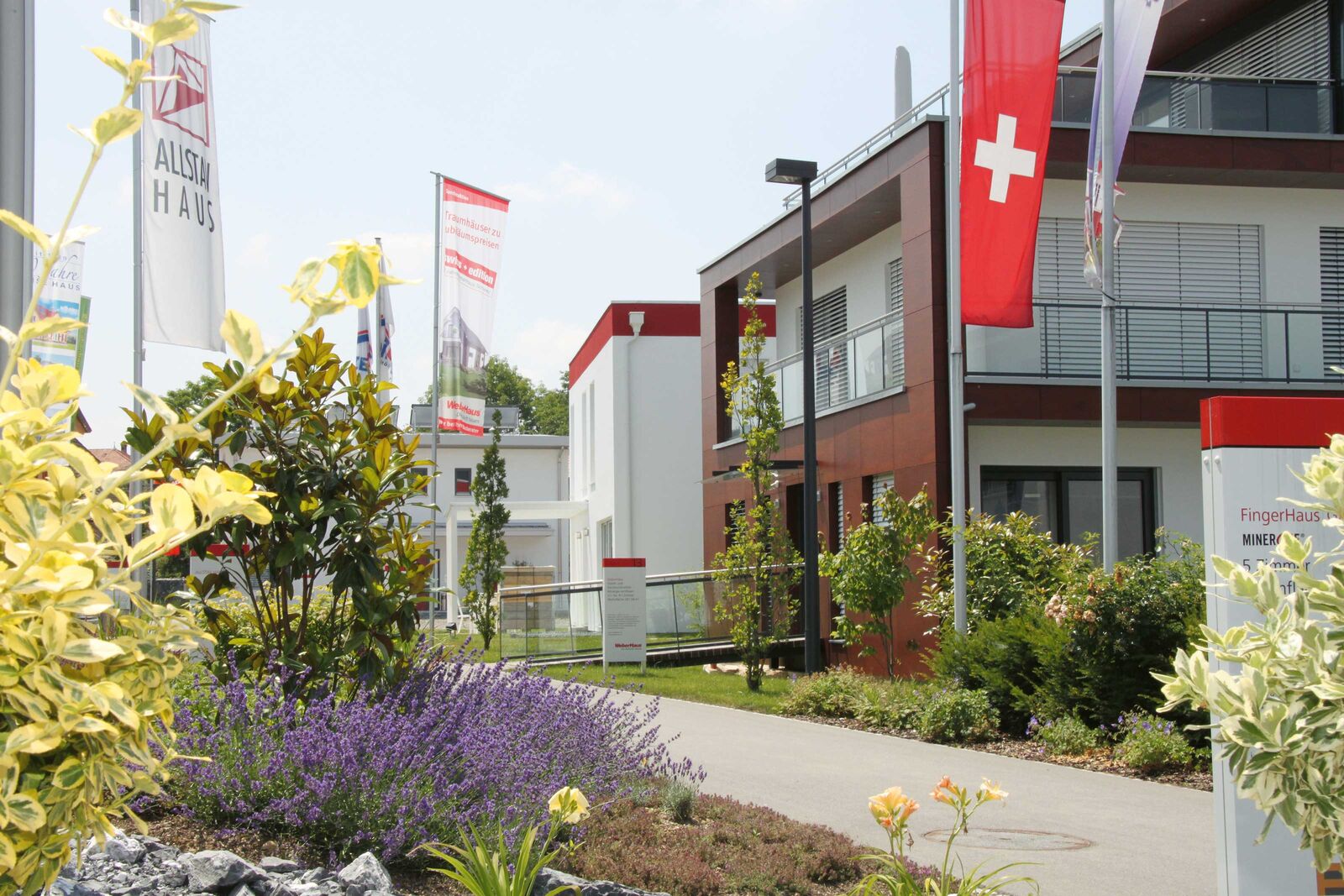 In der Home Expo Suhr kann man sieben Einfamilienhäuser verschiedener Anbieter im Massstab 1:1 besichtigen.