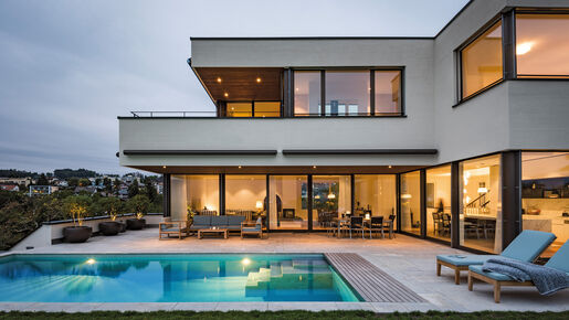 Neubau mit starken Wurzeln