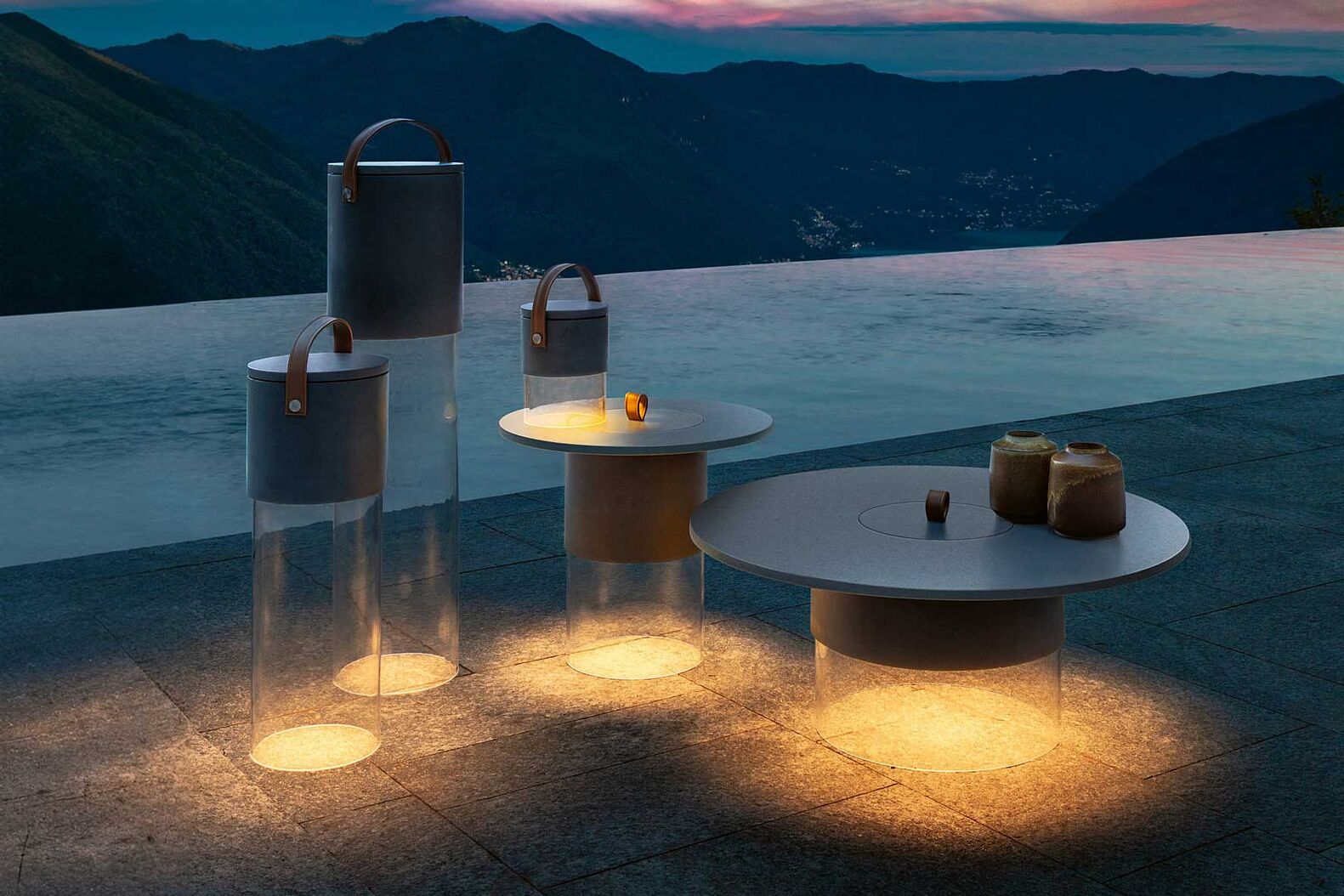 Kukà: Diese mobile Lampe ist zugleich Tisch oder Vase. Die Kollektion, designt von Studio Adolini, trifft damit ins Schwarze. Die Glühbirne ist unter der oberen Abdeckung mit einem speziellen Magneten befestigt, sodass sie Licht auf den Sockel projiziert. Sie ist wiederaufladbar, mobil und in verschiedenen Grössen und Ausführungen erhältlich. talentispa.com