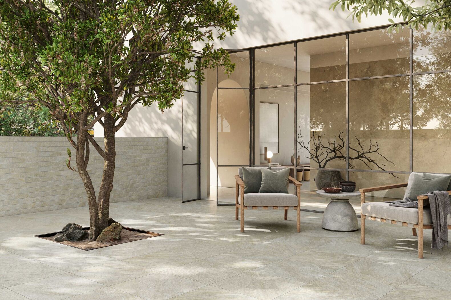 «Petra» ist eine Kollektion, die die elegante Schönheit von Quarzit mit der Widerstandsfähigkeit und Vielseitigkeit von Feinsteinzeug verbindet. Erhältlich in Erd- und Sandtönen, neutralen und grauen Tönen. Casalgrande Padana über Keravita AG, www.keravita.ch