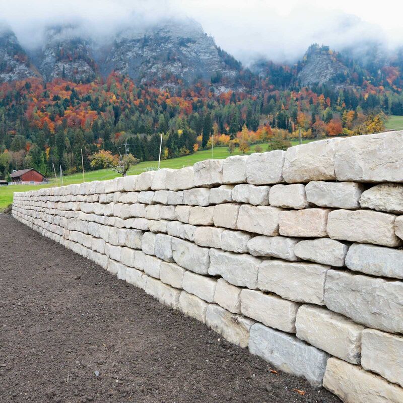 Kleinmauersteine schaffen Struktur.