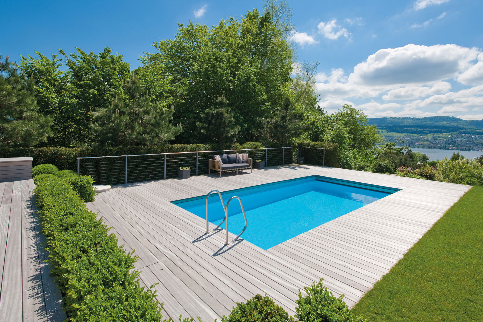 Beispiele für gelungene Holzböden im Aussenraum.