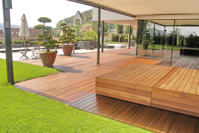 Beispiele für gelungene Holzböden im Aussenraum.