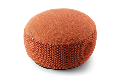 Füsse hoch! Der wetterfeste Pouf «Palermo» ist aus der patentierten Kunstfaser Polyolefin gefertigt.