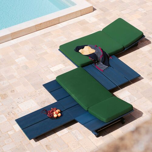 Die modulare Outdoor-Kollektion «Eolie» ermöglicht individuelle Ruheinseln. Roda.