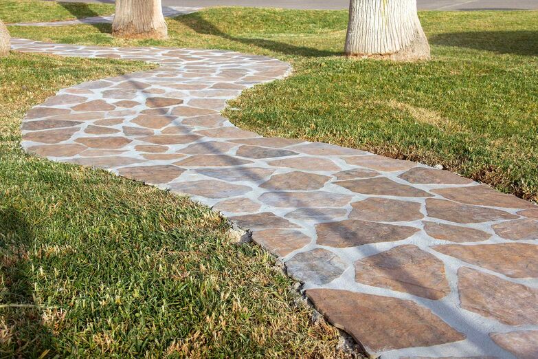 Montesa M von Cerlat: Natur pur, hell oder dunkel, glänzend oder matt, gross oder klein - spanische Keramikfliesen gibt es in vielen Ausführungen, die im Garten Akzente setzen. Als natürliches Material fügen sich keramische Fliesen perfekt in die umgebende Vegetation, Landschaft und Architektur ein. Diese charaktervollen Feinsteinzeugplatten vermitteln Harmonie und fast schon ein Gefühl von ewiger Beständigkeit. Erhältlich in vielen natürlichen Farbstellungen. www.tileofspain.de