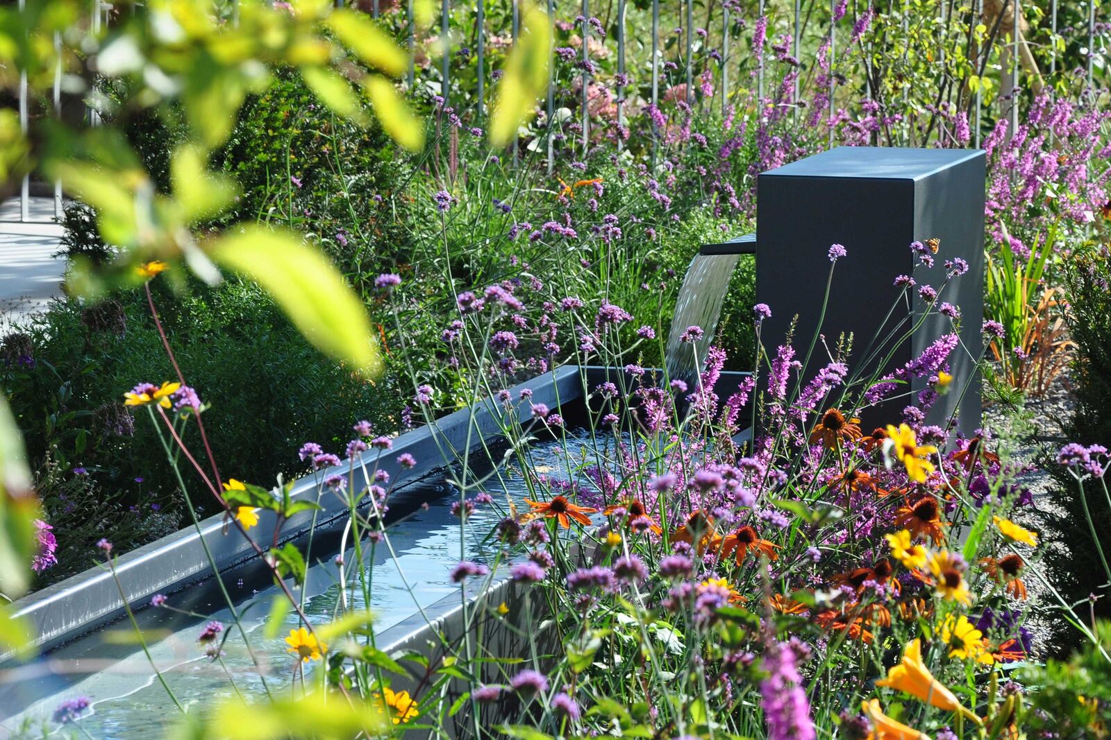 Die Grütter Metallwaren AG führt Standardmodelle, fertigt aber auch Brunnen auf Kundenwunsch in fast allen Grössen und Formen. www.gruettermetallwaren.ch